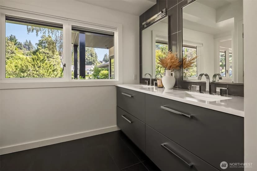 Property photo for 3517 43rd Avenue Ne, Seattle photo 25