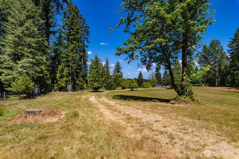 Property photo for 34304 Thomas Road E, Eatonville photo 11