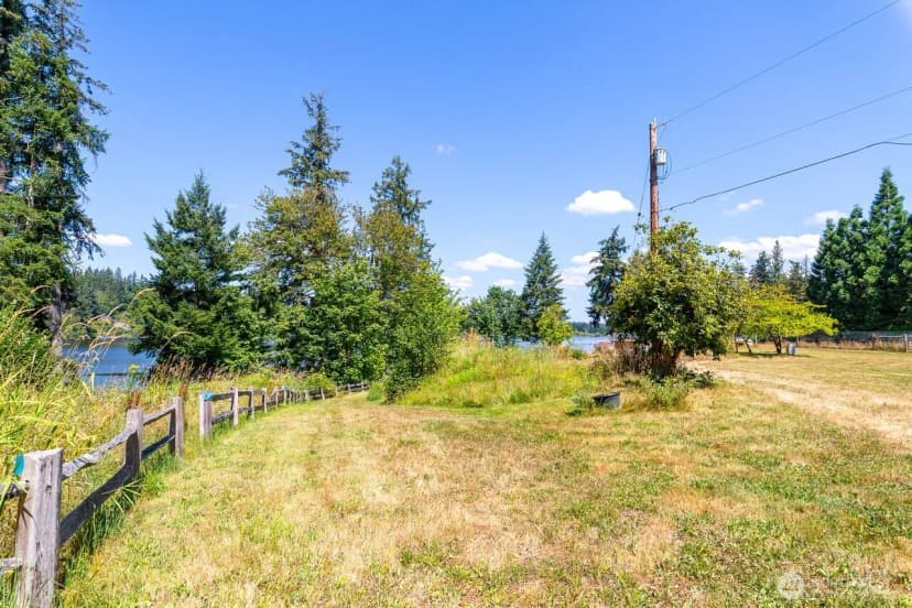 Property photo for 34304 Thomas Road E, Eatonville photo 12
