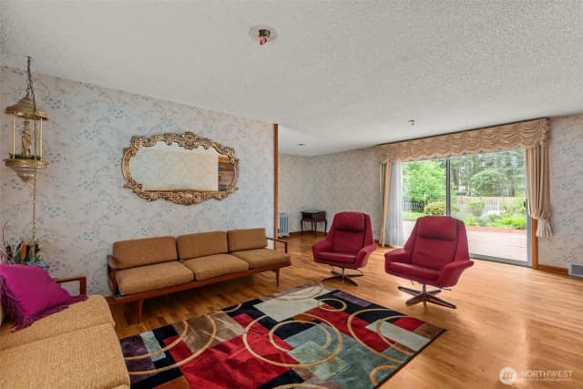 Property photo for 6353 School Street Sw, Lakewood photo 2