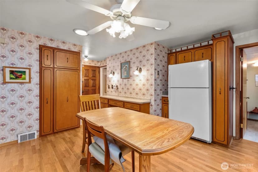 Property photo for 6353 School Street Sw, Lakewood photo 8