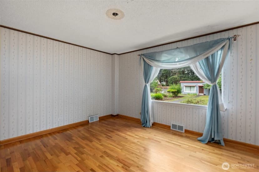 Property photo for 6353 School Street Sw, Lakewood photo 20