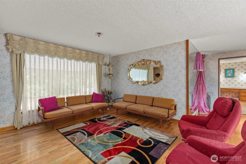 Property photo for 6353 School Street Sw, Lakewood photo 4
