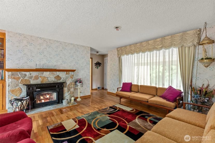 Property photo for 6353 School Street Sw, Lakewood photo 3