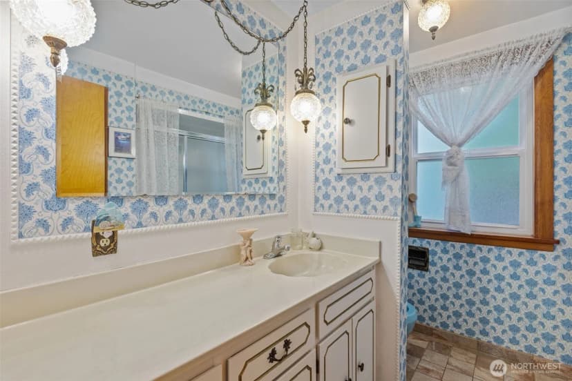 Property photo for 6353 School Street Sw, Lakewood photo 16