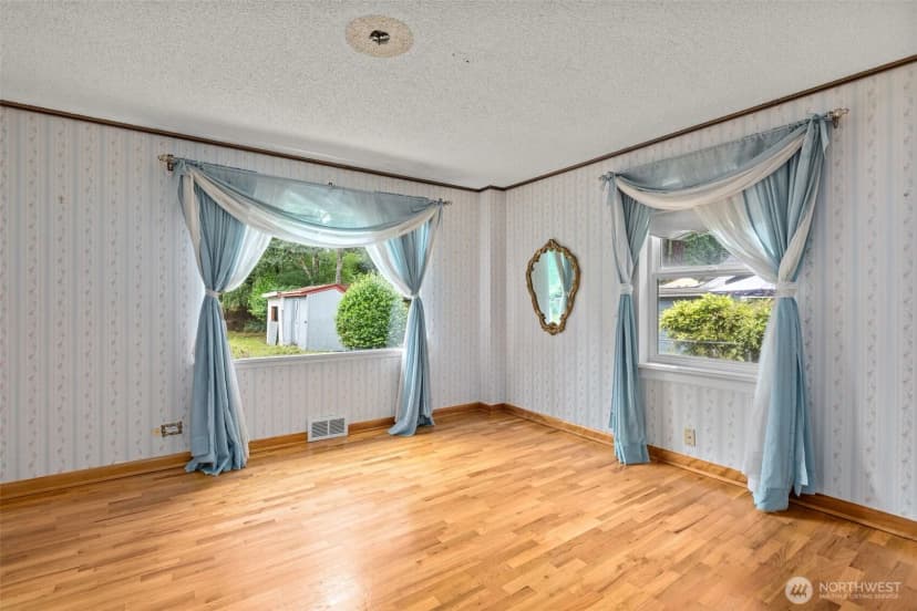 Property photo for 6353 School Street Sw, Lakewood photo 17