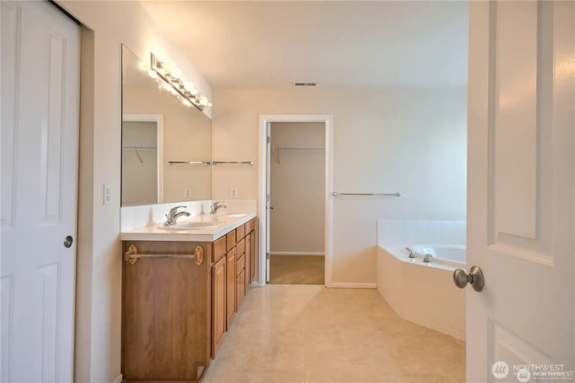 Property photo for 4036 Tribute Avenue E, Fife photo 10