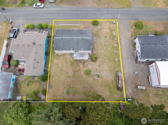 Property photo for 1412 170 Place, Long Beach photo 2