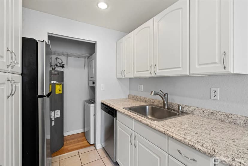 Property photo for 2020 Grant Avenue S #c103, Renton photo 3