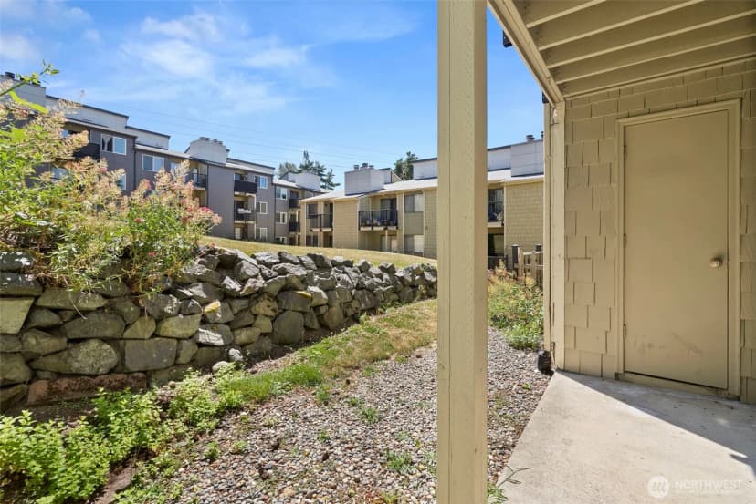 Property photo for 2020 Grant Avenue S #c103, Renton photo 14