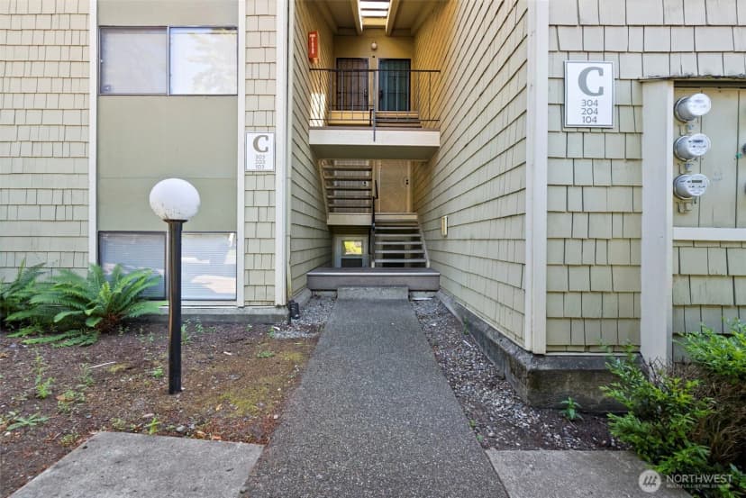 Property photo for 2020 Grant Avenue S #c103, Renton photo 17