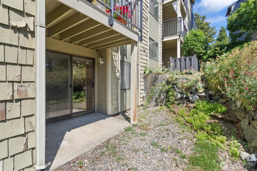 Property photo for 2020 Grant Avenue S #c103, Renton photo 12