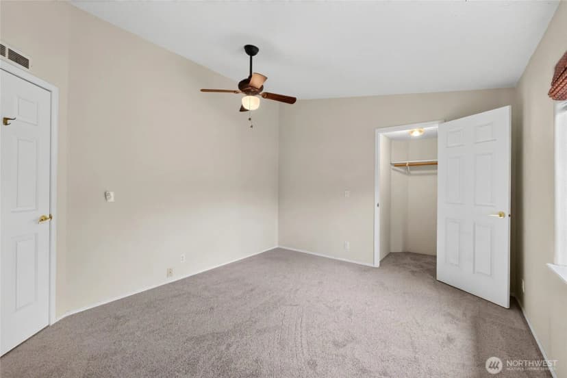 Property photo for 819 Mountain Villa Loop, Enumclaw photo 17