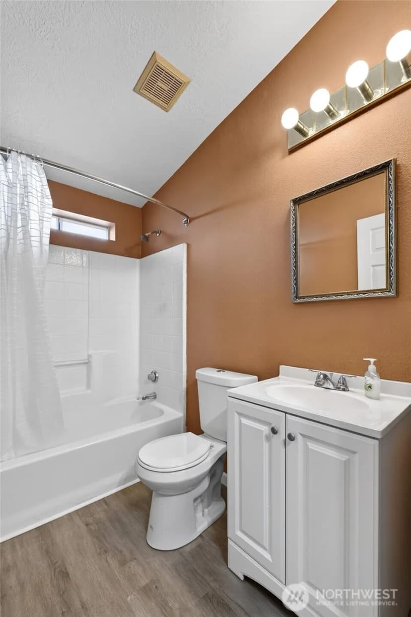 Property photo for 819 Mountain Villa Loop, Enumclaw photo 15