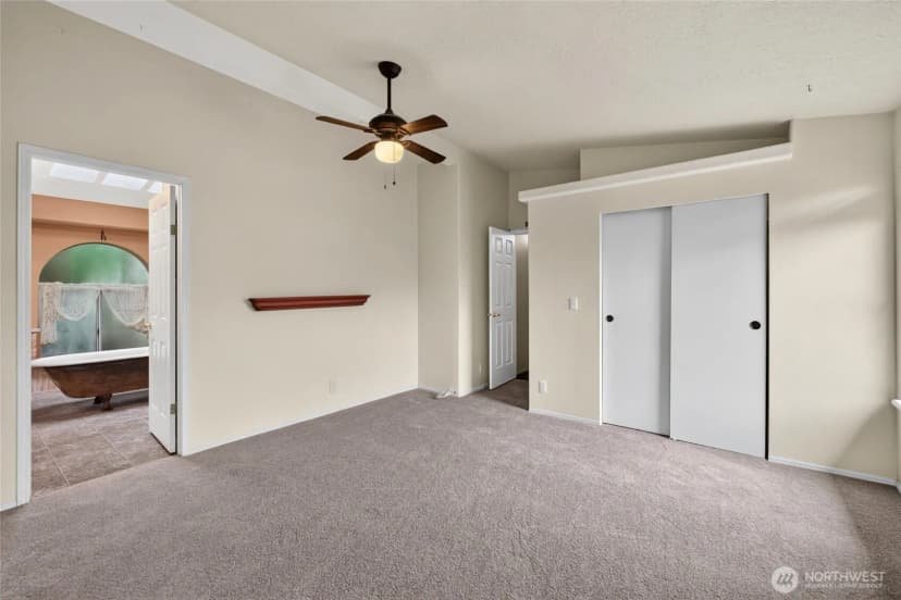 Property photo for 819 Mountain Villa Loop, Enumclaw photo 19