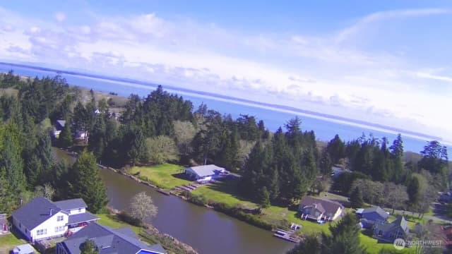 Property photo for 135 Duck Lake Drive Ne, Ocean Shores photo 4