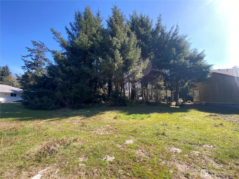 Property photo for 135 Duck Lake Drive Ne, Ocean Shores photo 3