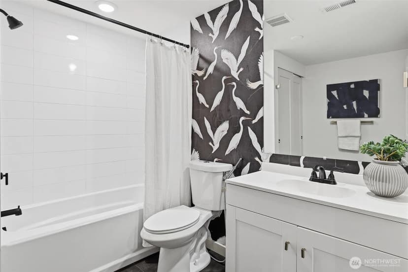 Property photo for 6534 19th Avenue Ne, Seattle photo 25