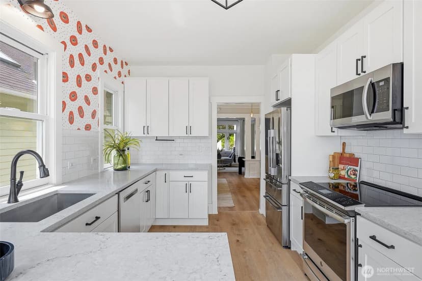Property photo for 6534 19th Avenue Ne, Seattle photo 11