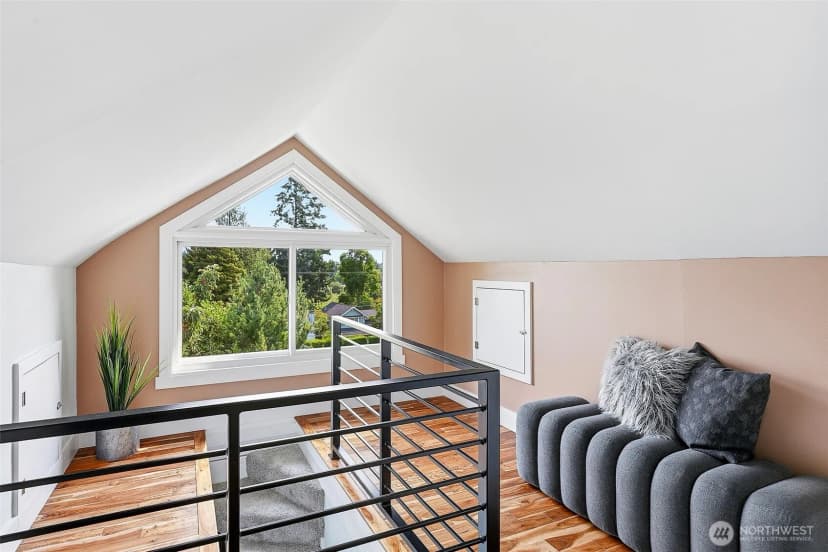 Property photo for 6534 19th Avenue Ne, Seattle photo 15