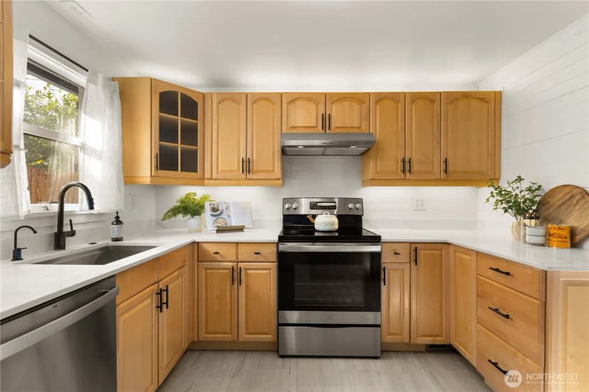 Property photo for 14052 Midvale Avenue N, Seattle photo 13