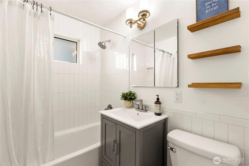 Property photo for 14052 Midvale Avenue N, Seattle photo 24