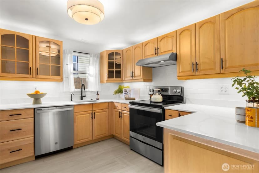 Property photo for 14052 Midvale Avenue N, Seattle photo 12