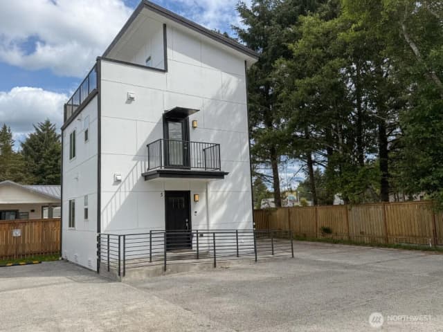 Property photo for 890 Magellan Avenue Ne #5, Ocean Shores