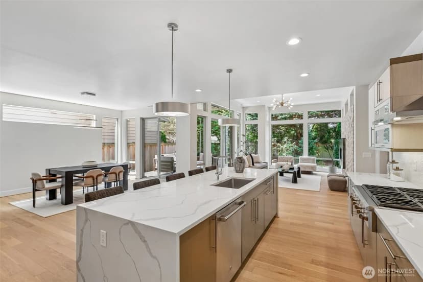 Property photo for 13110 Ne 97th Street, Kirkland photo 9