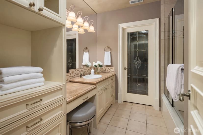 Property photo for 8638 Ne 19th Place, Clyde Hill photo 24