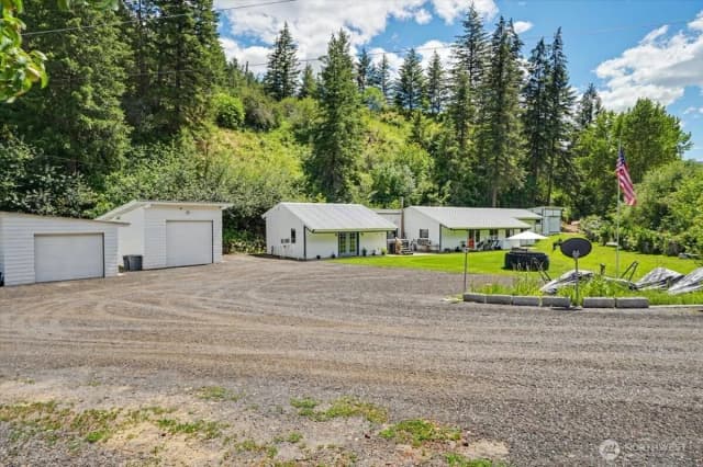 Property photo for 1571 Mission Creek Road, Cashmere