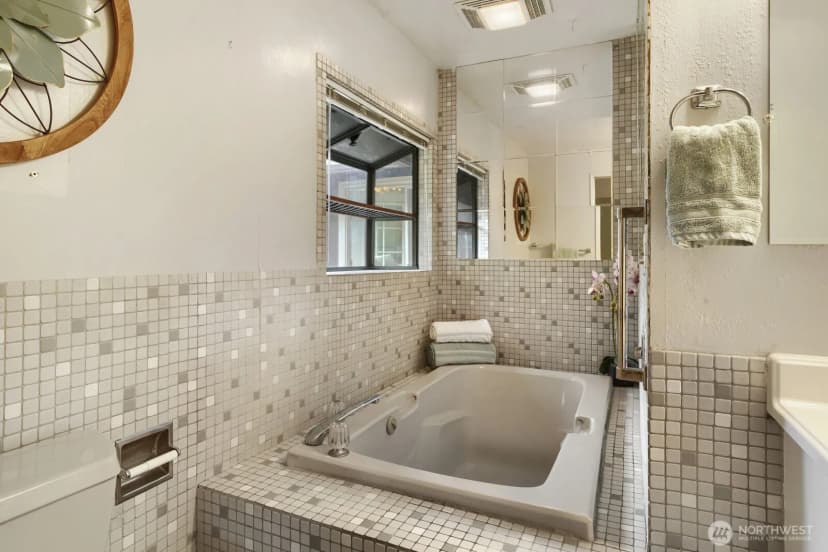 Property photo for 606 Sw 302nd Street, Federal Way photo 19