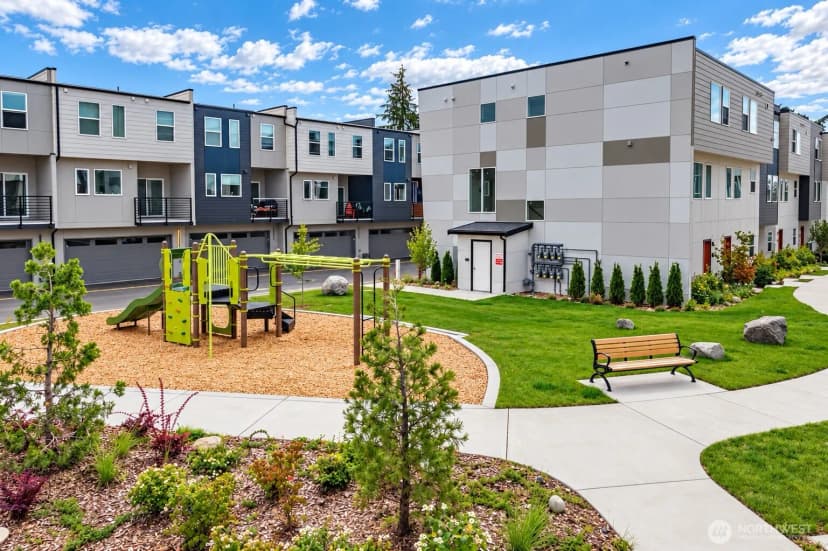 Property photo for 11548 17th Circle Sw, Burien photo 33