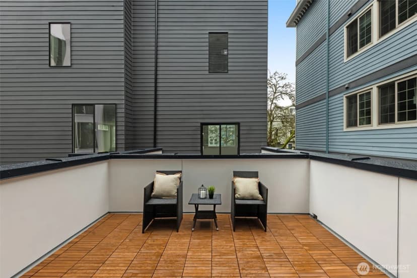 Property photo for 1127 C 10th Avenue E, Seattle photo 26