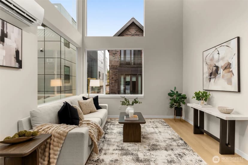 Property photo for 1127 C 10th Avenue E, Seattle photo 9