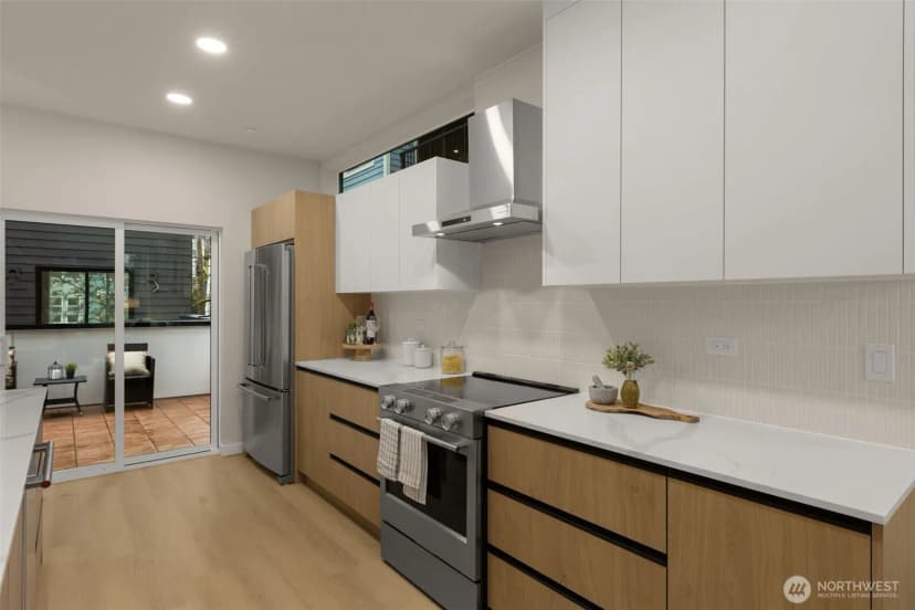 Property photo for 1127 C 10th Avenue E, Seattle photo 12