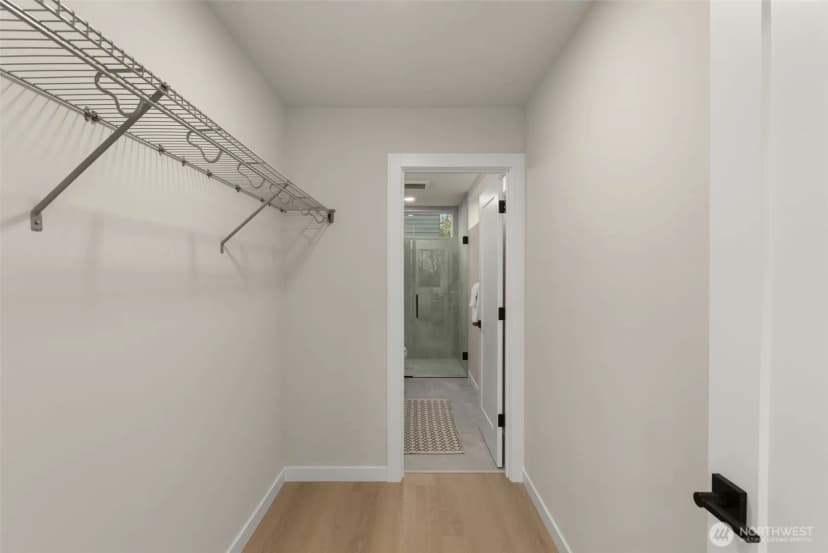 Property photo for 1127 C 10th Avenue E, Seattle photo 18
