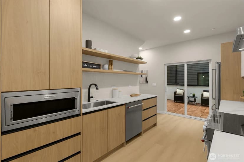 Property photo for 1127 C 10th Avenue E, Seattle photo 13
