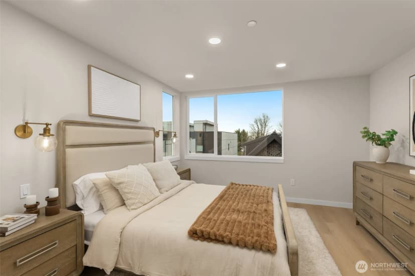 Property photo for 1127 C 10th Avenue E, Seattle photo 17
