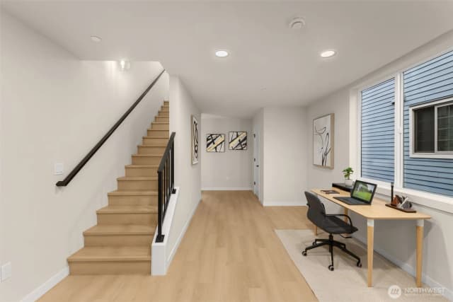 Property photo for 1127 C 10th Avenue E, Seattle photo 2