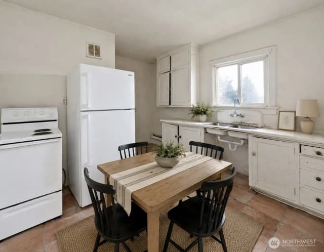 Property photo for 9265 57th Avenue S, Seattle photo 4