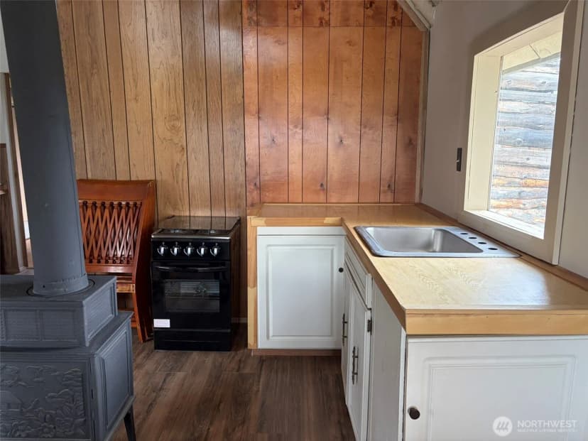 Property photo for 184 N Lambert Lane, Republic photo 18