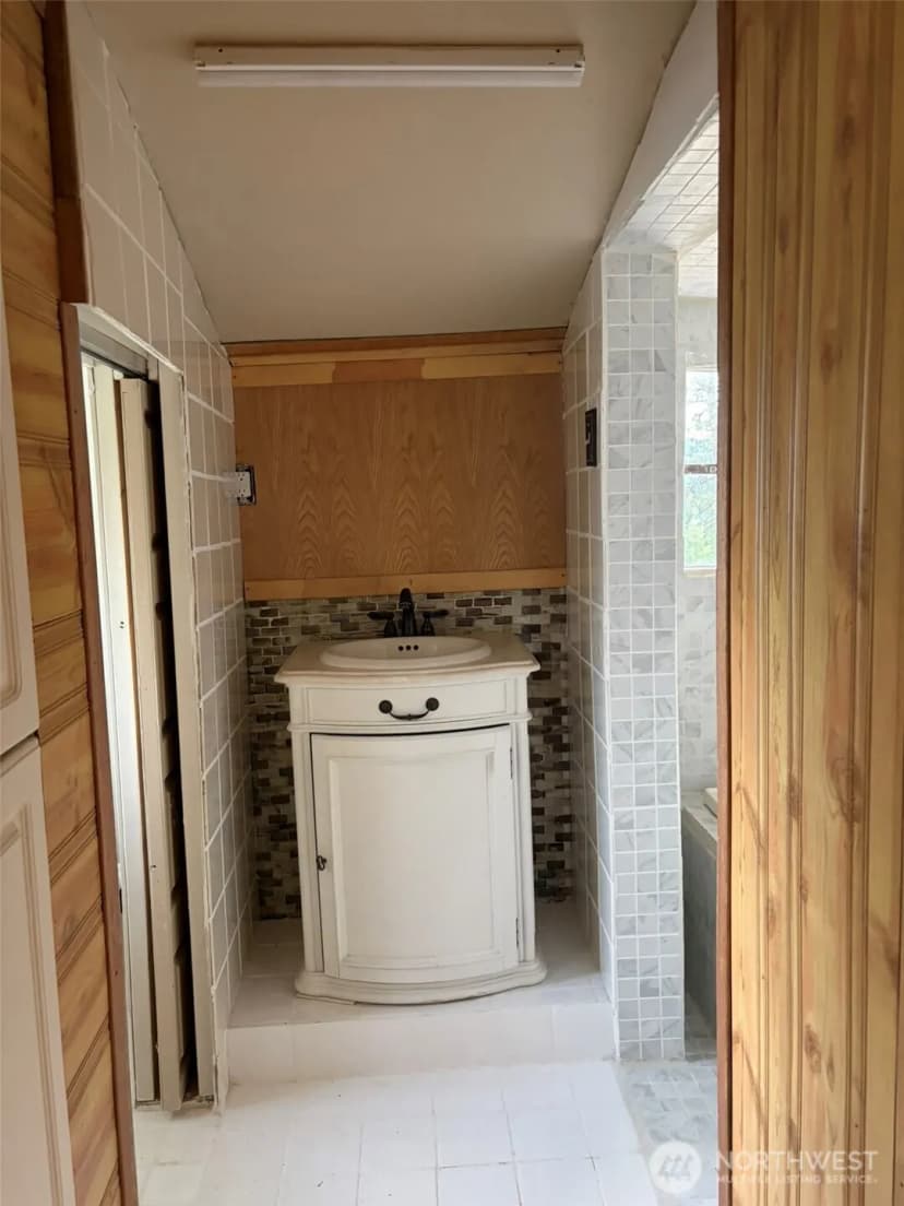 Property photo for 184 N Lambert Lane, Republic photo 25