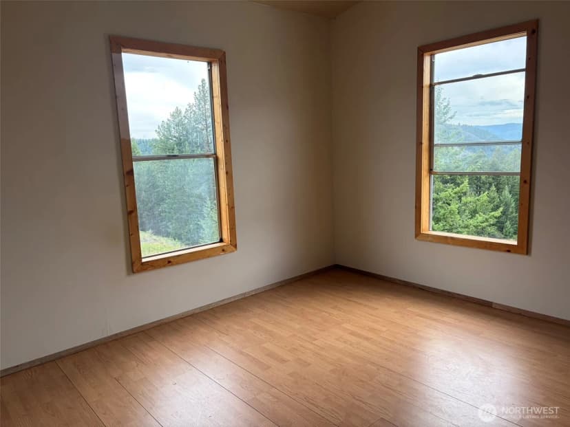 Property photo for 184 N Lambert Lane, Republic photo 19