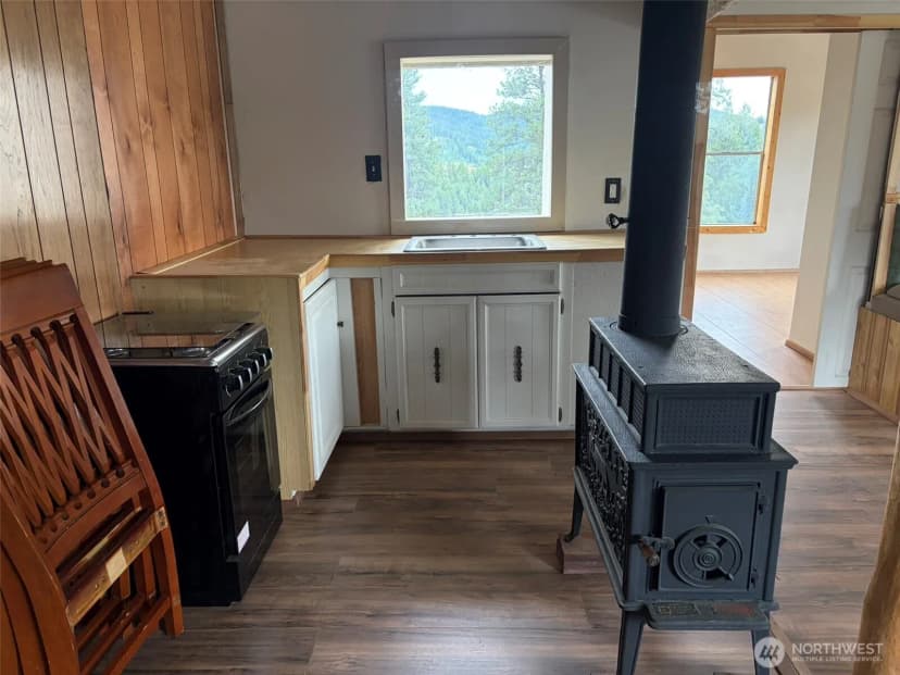Property photo for 184 N Lambert Lane, Republic photo 12