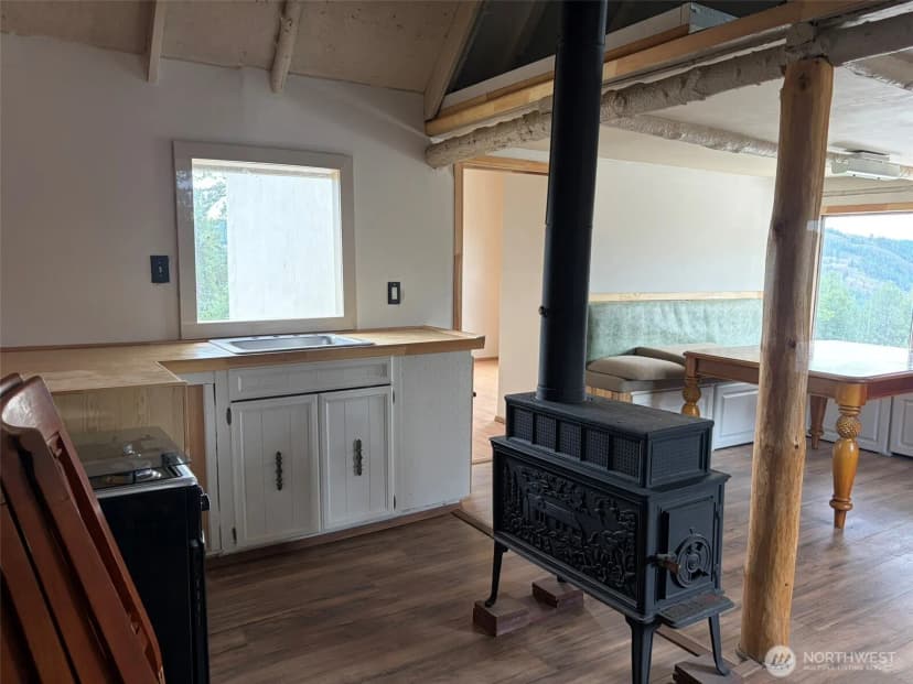 Property photo for 184 N Lambert Lane, Republic photo 13