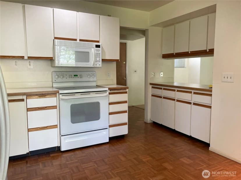 Property photo for 1101 Bellefield Park Lane #1103, Bellevue photo 8