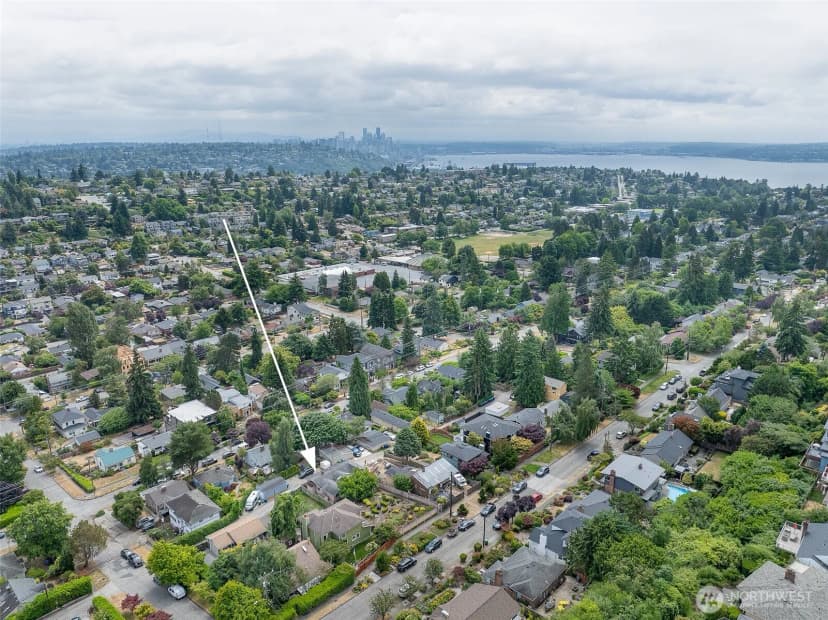 Property photo for 3242 36th Avenue W, Seattle photo 39