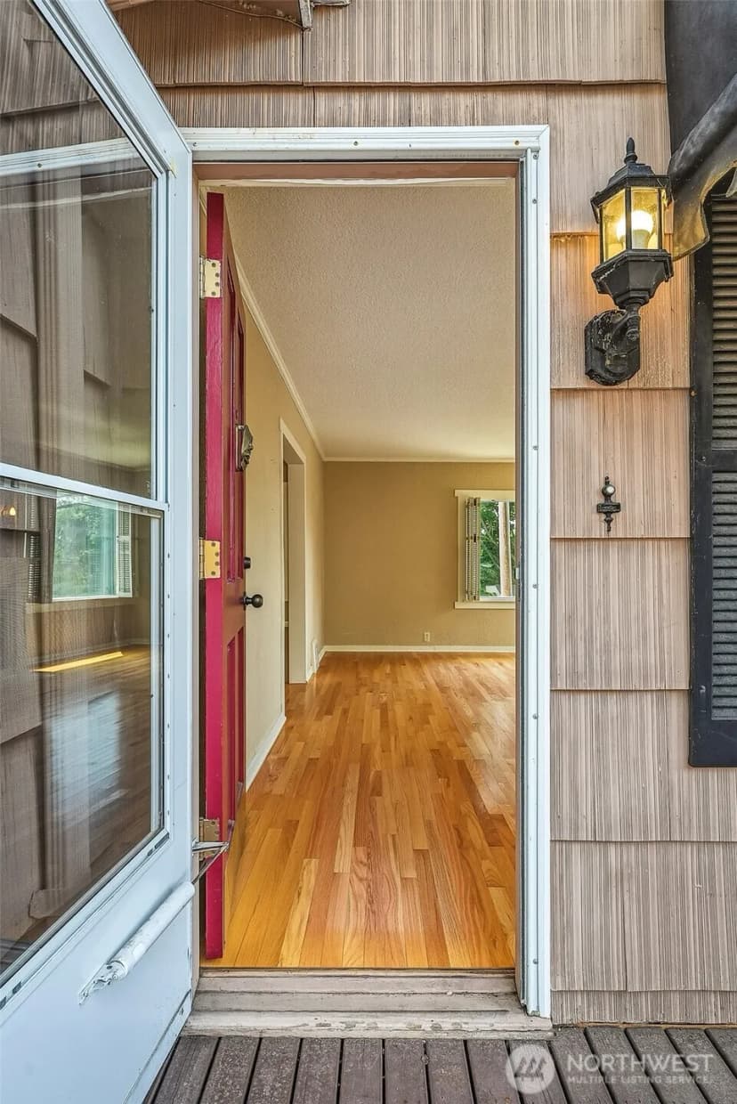 Property photo for 3242 36th Avenue W, Seattle photo 10