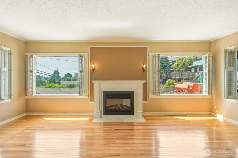 Property photo for 3242 36th Avenue W, Seattle photo 15